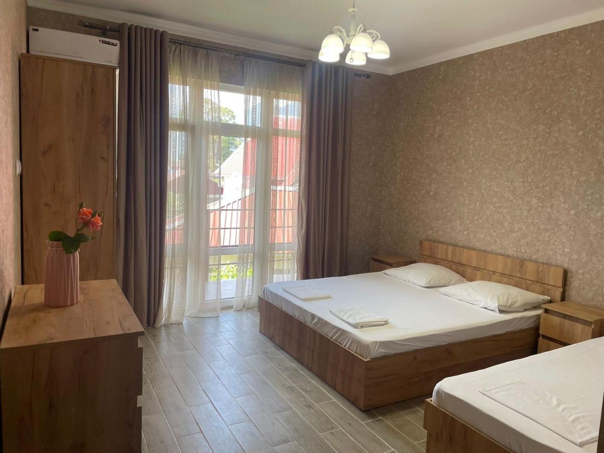Guest House Dali Гагра Екстер'єр фото