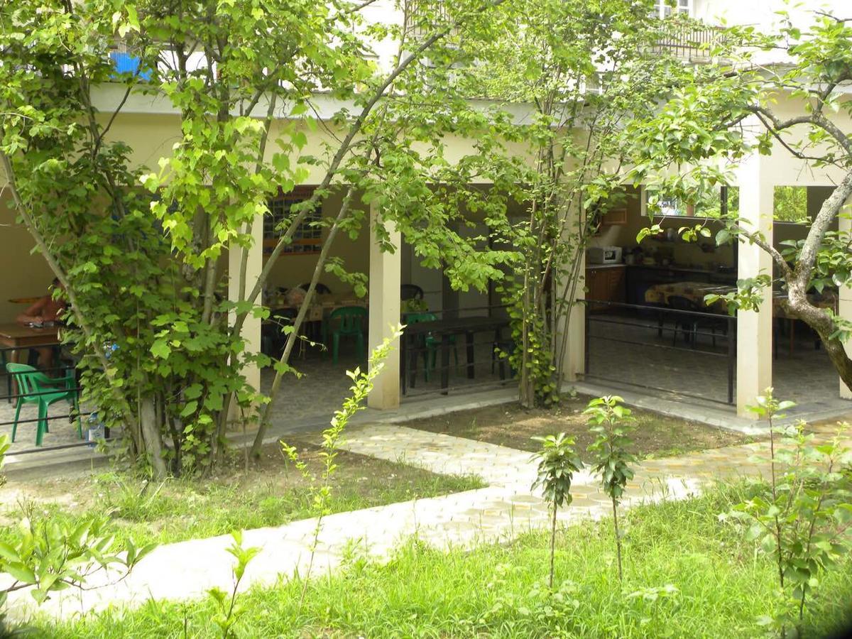 Guest House Dali Гагра Екстер'єр фото