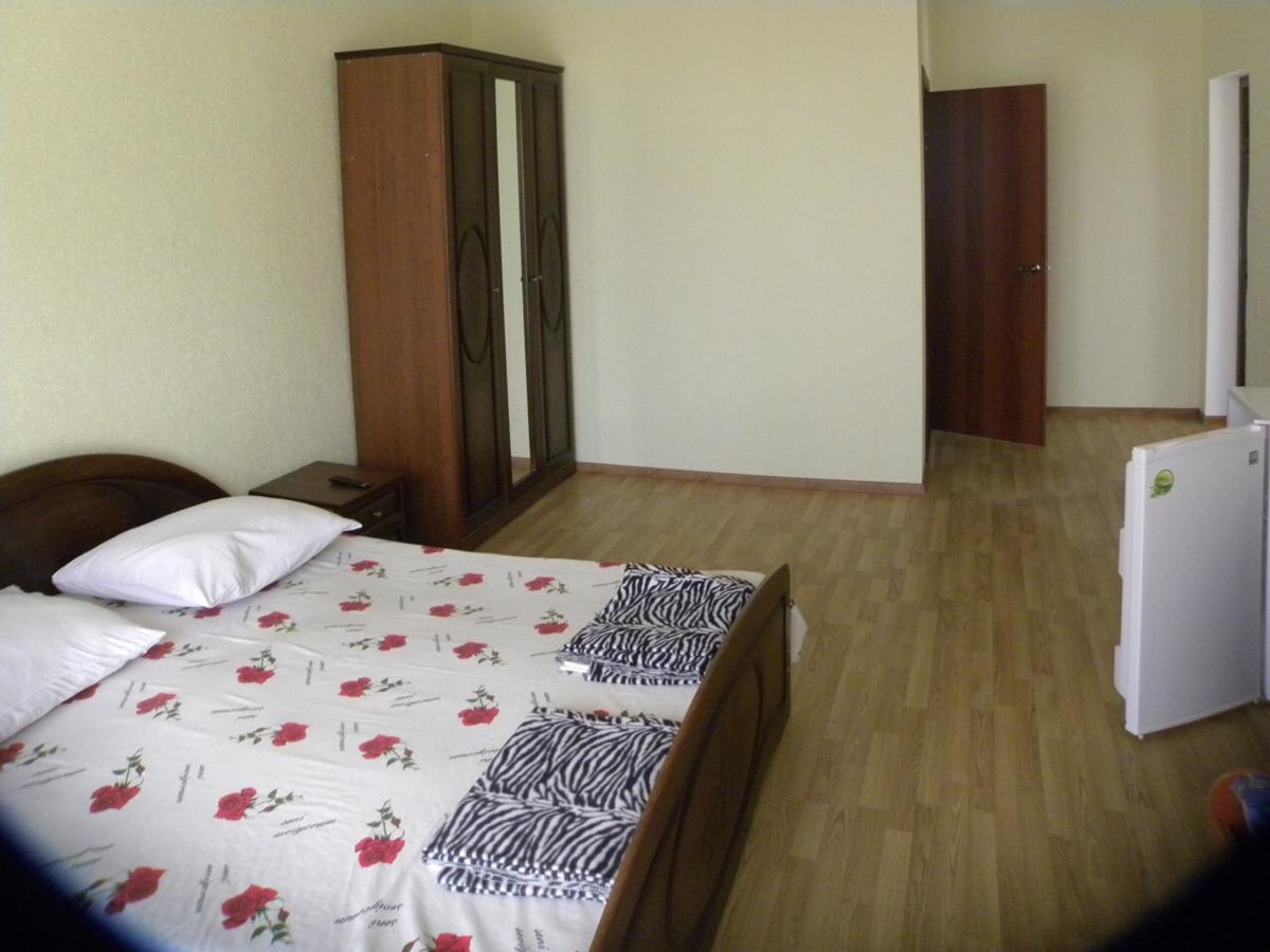 Guest House Dali Гагра Екстер'єр фото