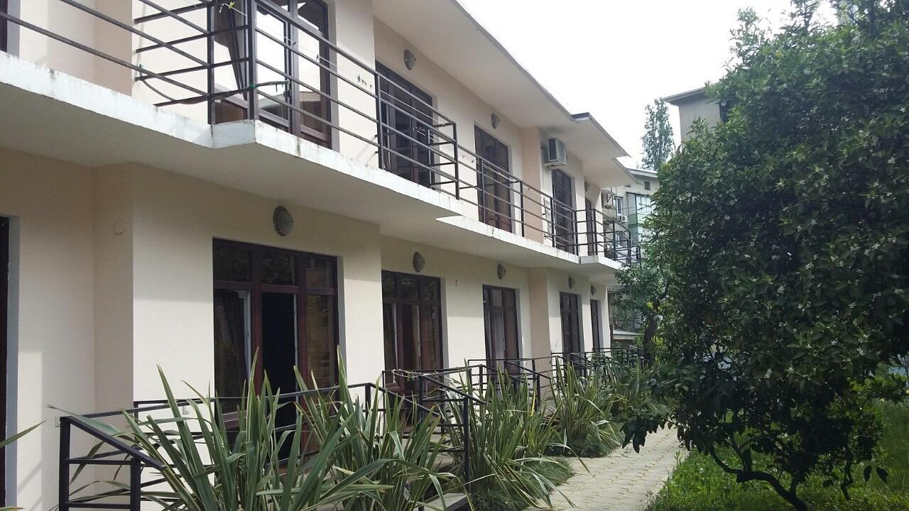 Guest House Dali Гагра Екстер'єр фото