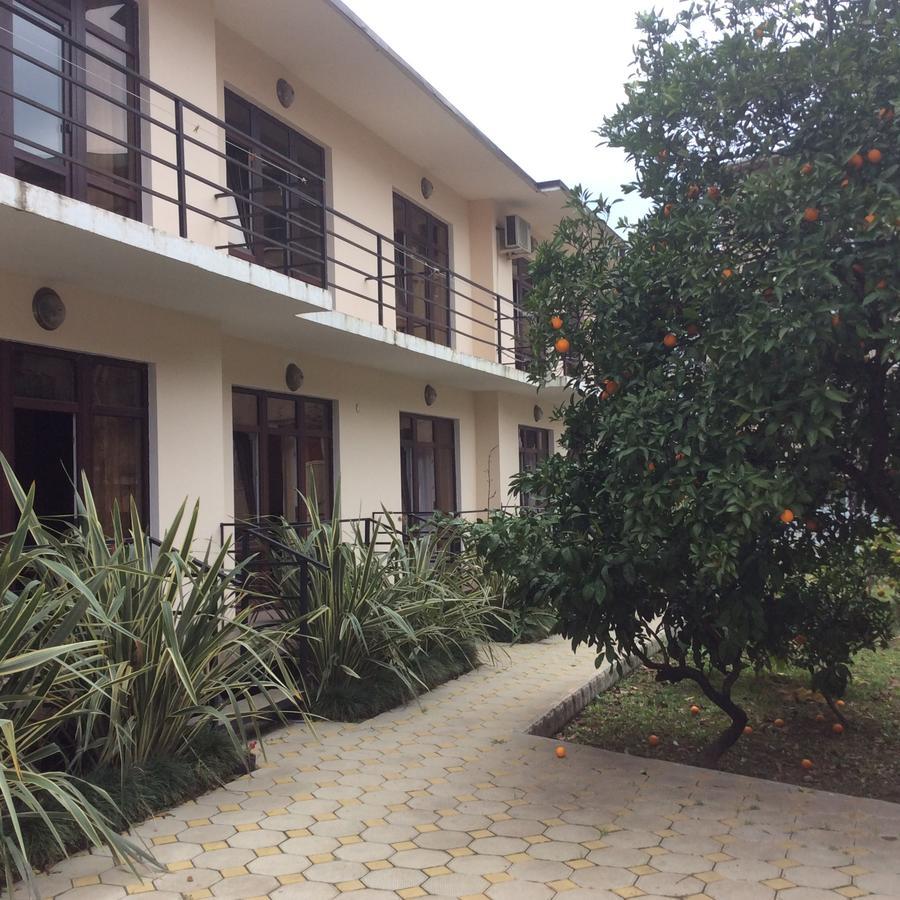 Guest House Dali Гагра Екстер'єр фото