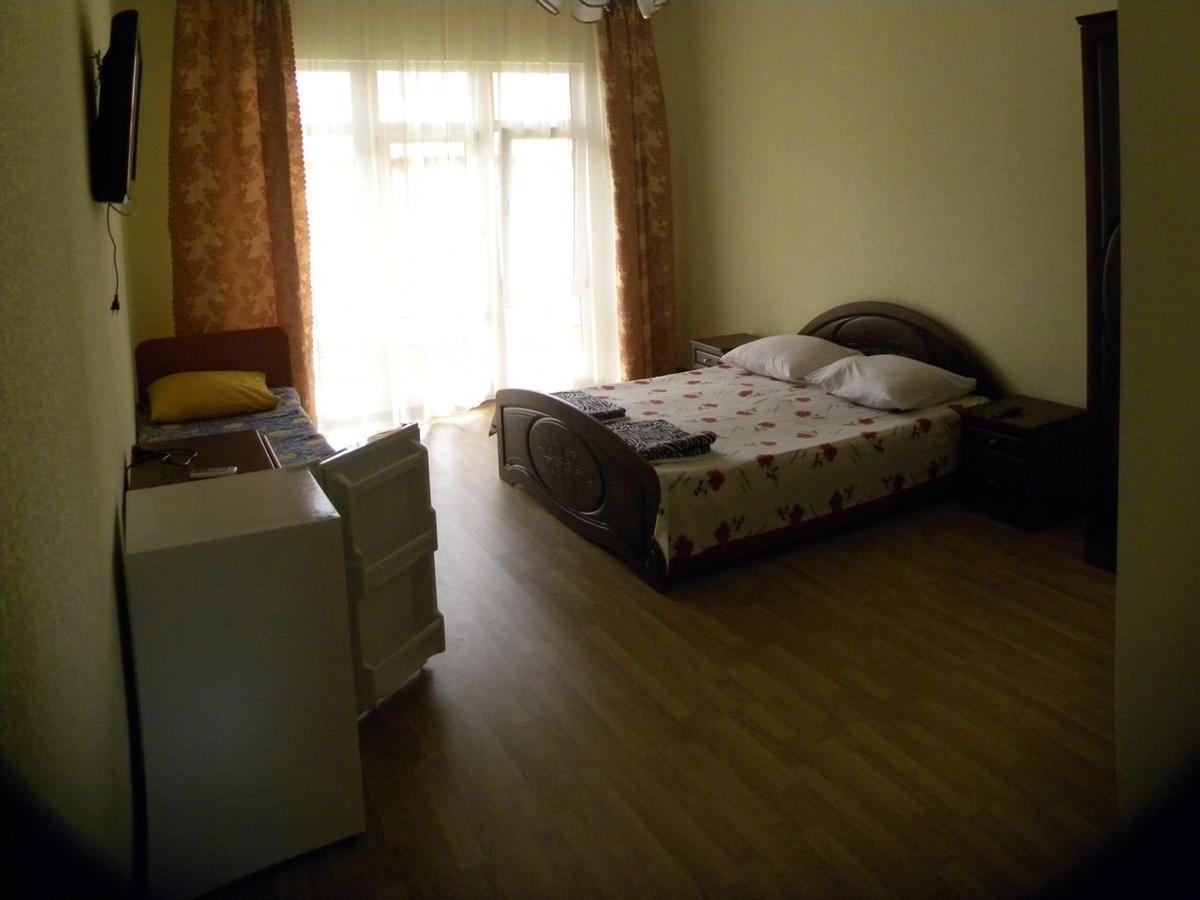 Guest House Dali Гагра Екстер'єр фото