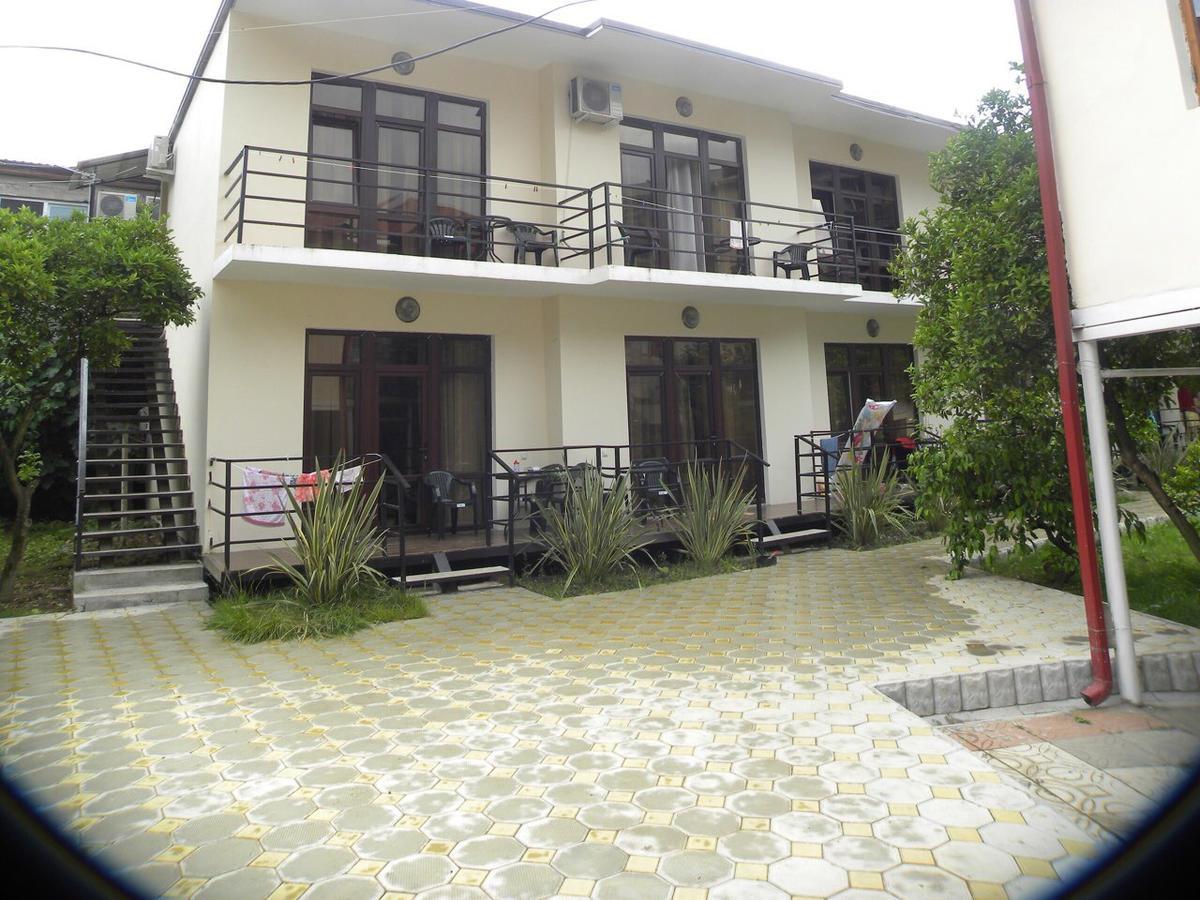Guest House Dali Гагра Екстер'єр фото