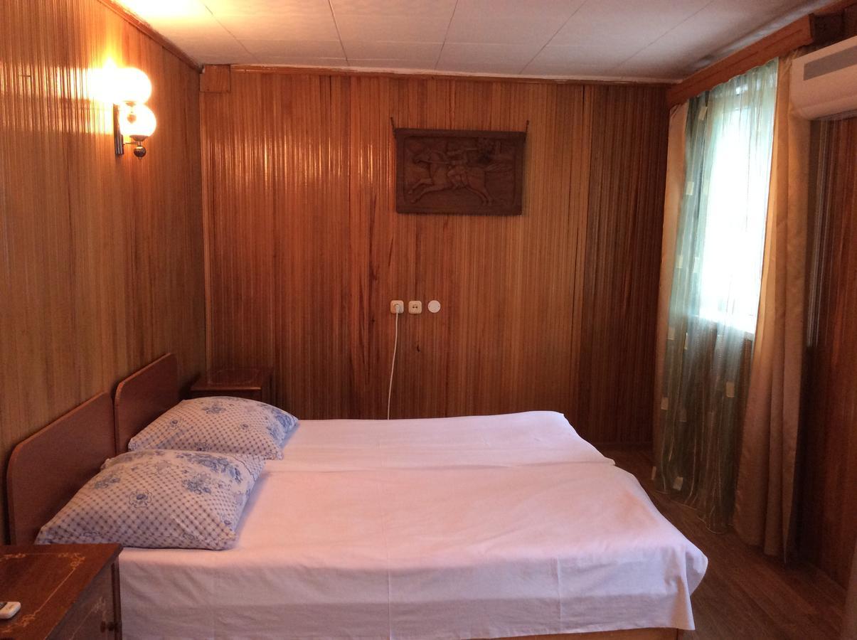 Guest House Dali Гагра Екстер'єр фото